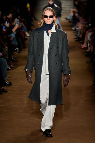 Look 33
